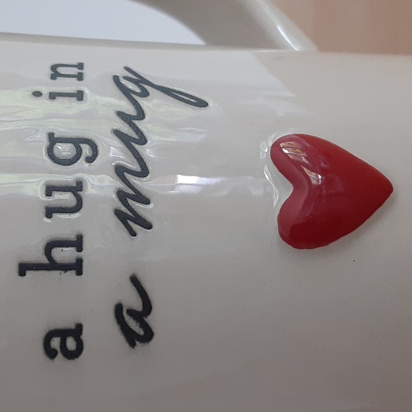 A HUG IN A MUG Cup Mug 14 oz Embossed Black Text Raised Red Heart Demdaco - Picture 5 of 8